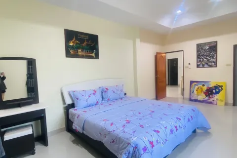 Casa de 3 dormitorios en Pattaya, Tailandia № 155639 - foto 17