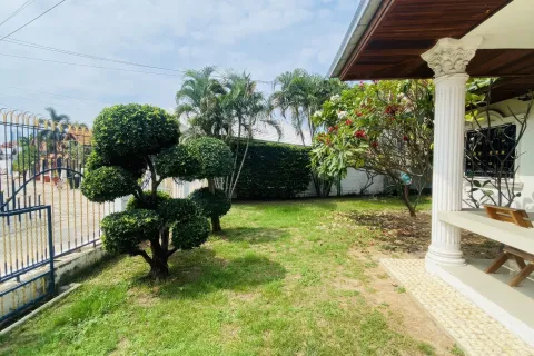 Casa de 3 dormitorios en Pattaya, Tailandia № 155639 - foto 3