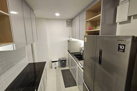 Casa de 4 dormitorios en Samut Prakan, Tailandia № 153812 - foto 7
