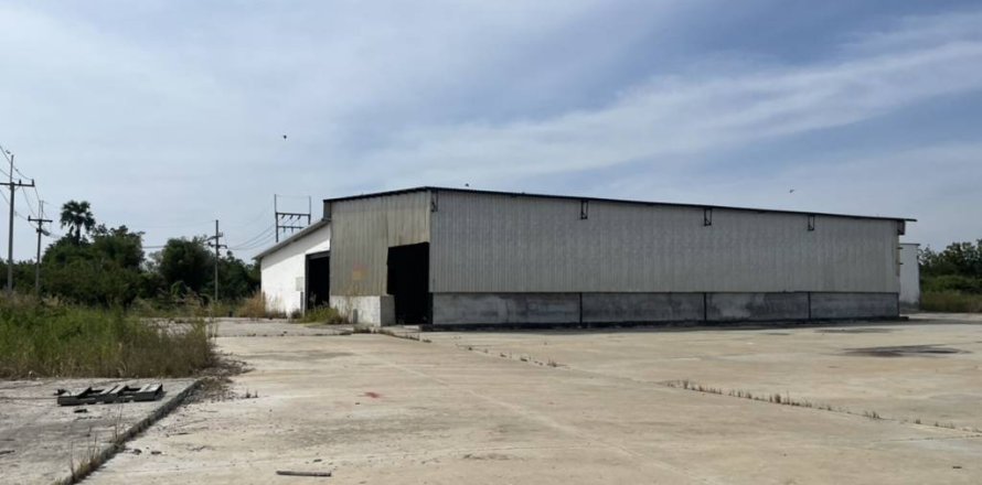 Warehouse in Phanat Nikhom, Thailand № 153811