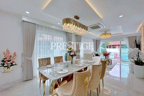 House in Pattaya, Thailand 5 bedrooms № 198002 - photo 9