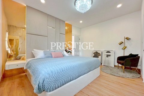 House in Pattaya, Thailand 5 bedrooms № 198002 - photo 24