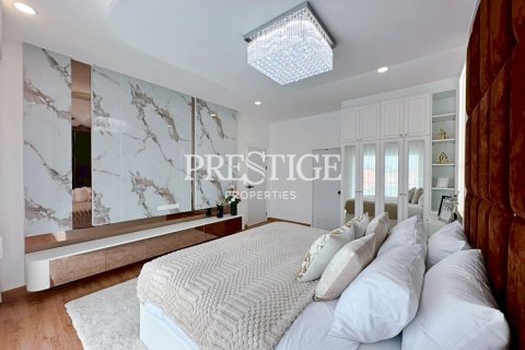 House in Pattaya, Thailand 5 bedrooms № 198002 - photo 17