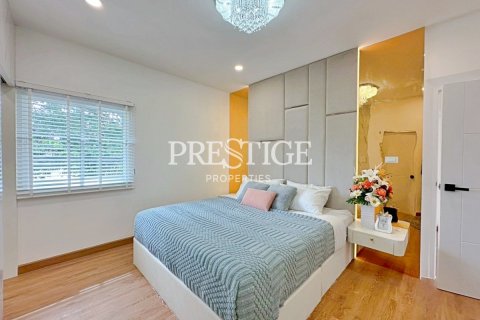 House in Pattaya, Thailand 5 bedrooms № 198002 - photo 23