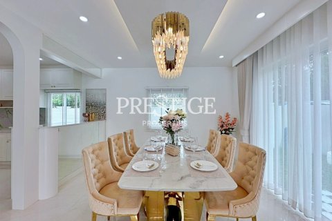 House in Pattaya, Thailand 5 bedrooms № 198002 - photo 7
