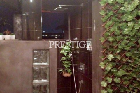 Propriété commerciale à Pattaya, Thaïlande 1000 m2 № 197999 - photo 12