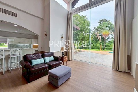 Casa de 5 dormitorios en Rayong, Tailandia № 198003 - foto 4