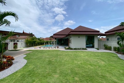 Casa de 3 dormitorios en Hua Hin, Tailandia № 168135 - foto 2