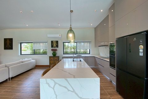 Casa de 3 dormitorios en Hua Hin, Tailandia № 168135 - foto 13
