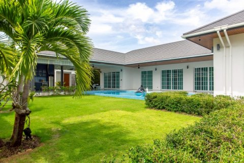 Casa de 3 dormitorios en Hua Hin, Tailandia № 168137 - foto 5