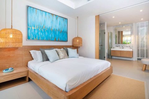 Chalet de 3 dormitorios en Phuket, Tailandia № 165946 - foto 17