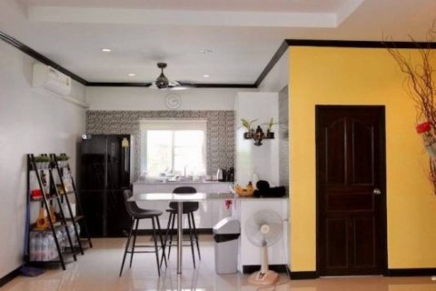 Chalet de 3 dormitorios en Pran Buri, Tailandia № 155282 - foto 5