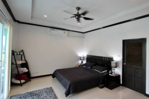 Chalet de 3 dormitorios en Pran Buri, Tailandia № 155282 - foto 7