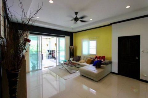 Chalet de 3 dormitorios en Pran Buri, Tailandia № 155282 - foto 3