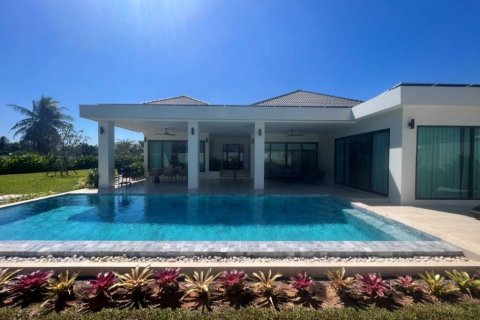 Chalet de 3 dormitorios en Pran Buri, Tailandia № 155285