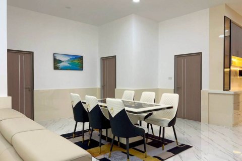 Chalet de 3 dormitorios en Pattaya, Tailandia № 155284 - foto 6