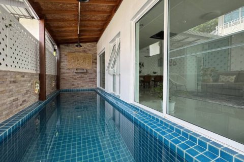 Villa in Surat Thani, Thailand 6 Schlafzimmer № 134535 - Foto 3