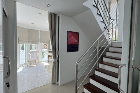 Villa in Surat Thani, Thailand 6 Schlafzimmer № 134535 - Foto 10