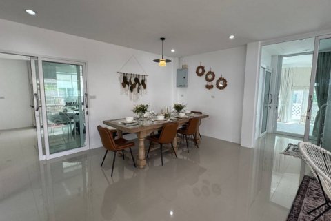 Villa in Surat Thani, Thailand 6 Schlafzimmer № 134535 - Foto 7