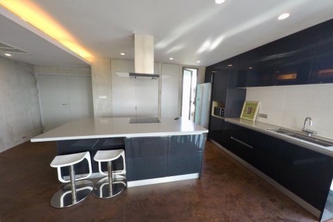 Condo in Bangkok, Thailand, 2 bedrooms № 144050 - photo 11