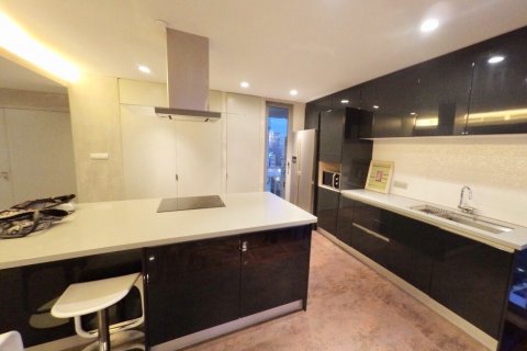 Condo in Bangkok, Thailand, 2 bedrooms № 144050 - photo 8