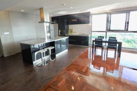 Condo in Bangkok, Thailand, 2 bedrooms № 144050 - photo 10