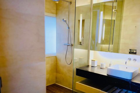 Condominio de 2 dormitorios en Bang Rak, Bangkok, Tailandia № 133999 - foto 5