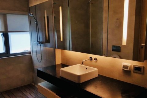 Condominio de 2 dormitorios en Bang Rak, Bangkok, Tailandia № 133999 - foto 6