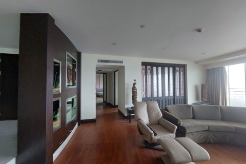 Condominio de 2 dormitorios en Khlong San, Bangkok, Tailandia № 134001 - foto 2