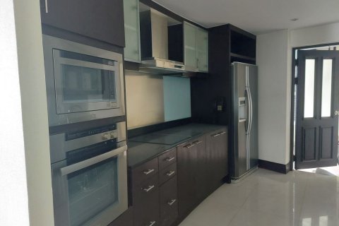 Condominio de 2 dormitorios en Khlong San, Bangkok, Tailandia № 134001 - foto 7