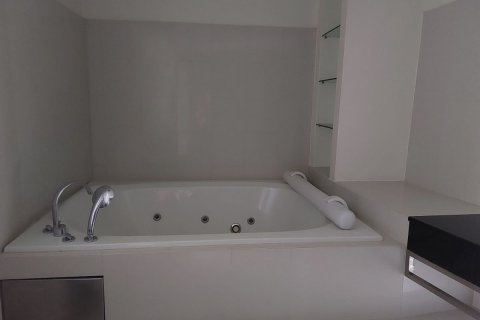 Condominio de 2 dormitorios en Khlong San, Bangkok, Tailandia № 134001 - foto 18
