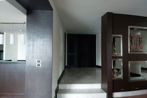 Condominio de 2 dormitorios en Khlong San, Bangkok, Tailandia № 134001 - foto 12