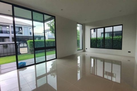 Condominio de 5 dormitorios en Bang Bon, Bangkok, Tailandia № 133997 - foto 3