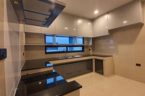 Condominio de 5 dormitorios en Bang Bon, Bangkok, Tailandia № 133997 - foto 5