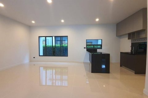Condominio de 5 dormitorios en Bang Bon, Bangkok, Tailandia № 133997 - foto 6
