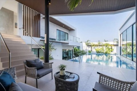 Chalet de 3 dormitorios en Pattaya, Tailandia № 133998 - foto 3