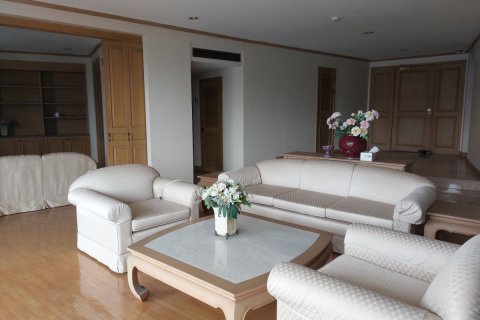 Condominio de 2 dormitorios en Khlong San, Bangkok, Tailandia № 134003 - foto 2