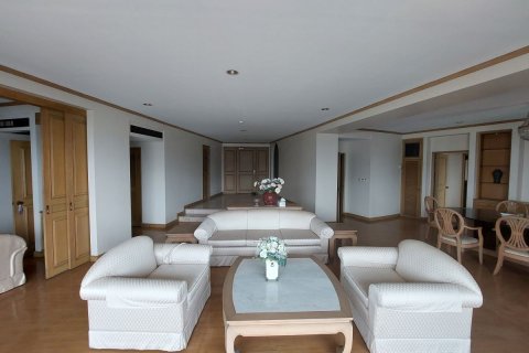 Condominio de 2 dormitorios en Khlong San, Bangkok, Tailandia № 134003 - foto 4