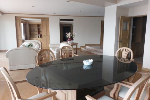 Condominio de 2 dormitorios en Khlong San, Bangkok, Tailandia № 134003 - foto 12