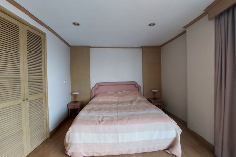 Condominio de 2 dormitorios en Khlong San, Bangkok, Tailandia № 134003 - foto 23