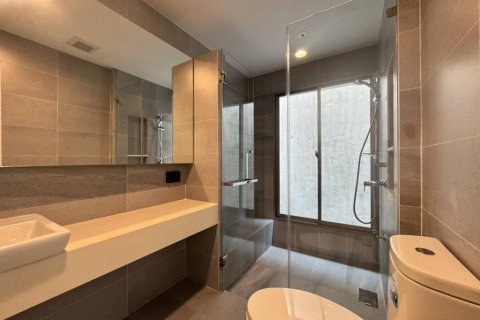 Casa de 3 dormitorios en Bang Kapi, Bangkok, Tailandia № 158732 - foto 9