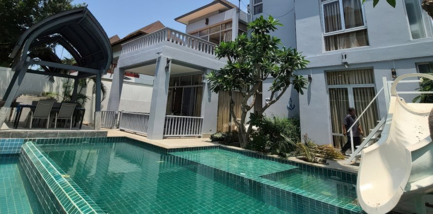 Maison à Pattaya, Thaïlande 4 chambres № 171496