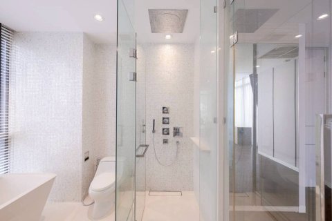 Condominio de 2 dormitorios en Bangkok, Tailandia № 171497 - foto 19