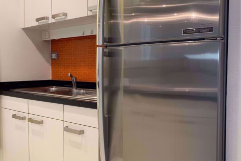 Condominio de 2 dormitorios en Watthana, Bangkok, Tailandia № 47802 - foto 12