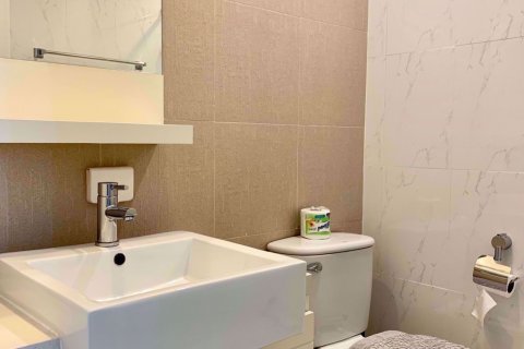 Condominio de 2 dormitorios en Watthana, Bangkok, Tailandia № 47802 - foto 22