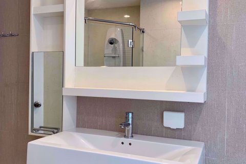 Condominio de 2 dormitorios en Watthana, Bangkok, Tailandia № 47802 - foto 18