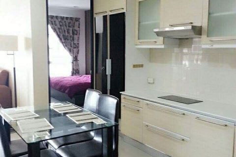 Condominio de 2 dormitorios en Khlong Toei, Bangkok, Tailandia № 47804 - foto 2