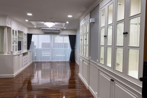 Condo in Watthana, Bangkok, Thailand, 2 bedrooms № 47803