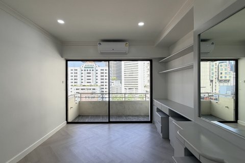 Condo in Khlong Toei, Bangkok, Thailand, 2 bedrooms  № 201327 - photo 2