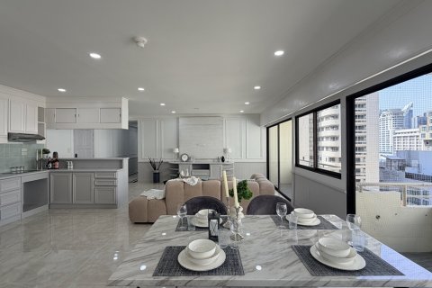 Condo in Khlong Toei, Bangkok, Thailand, 2 bedrooms  № 201327 - photo 7